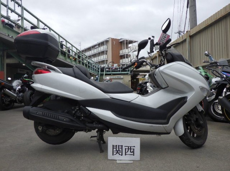 Мотоцикл Yamaha MAJESTY 250