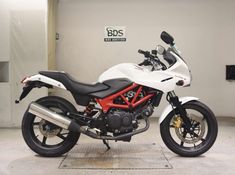 Мотоцикл Honda VTR250F з пробігом 21898 km