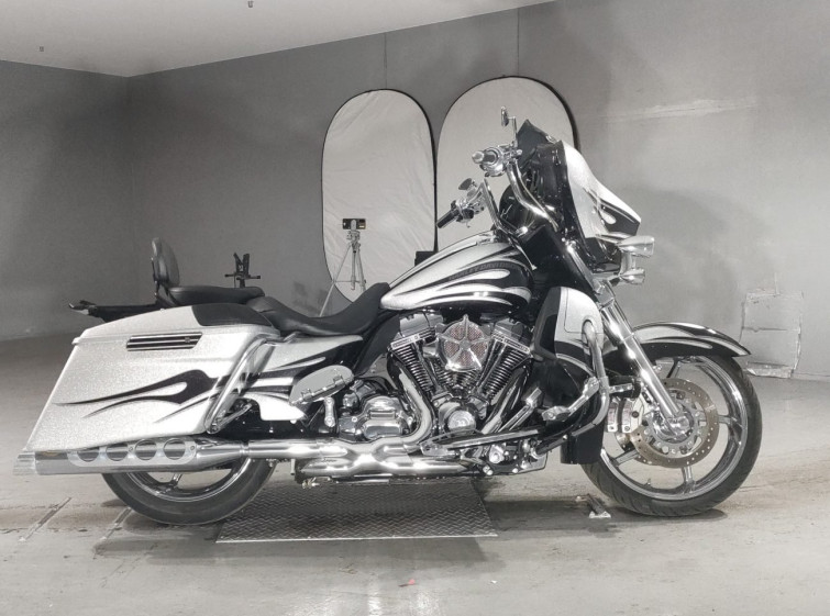 Мотоцикл HD STREET GLIDE FLHXSE1800 з пробігом 7080 km