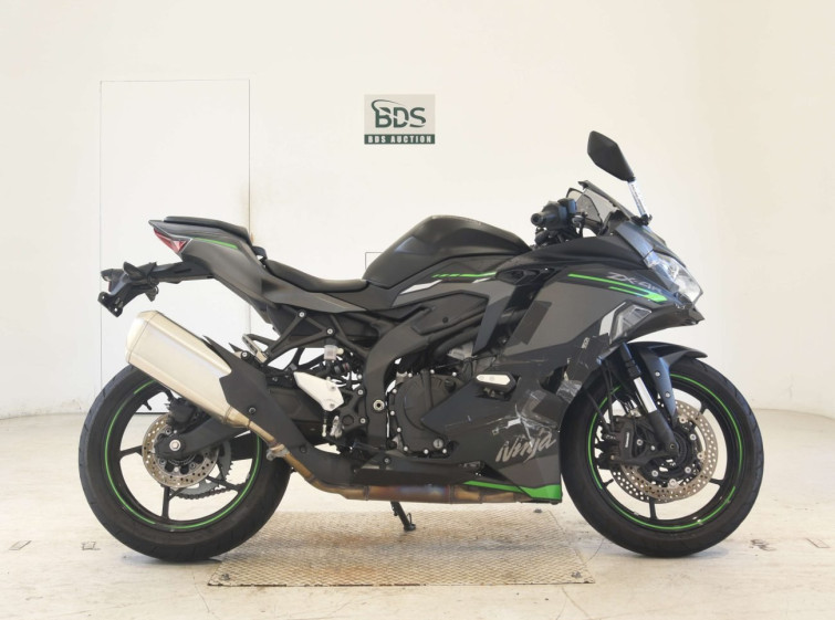 Мотоцикл Kawasaki ZX-4R SE з пробігом 11210 km