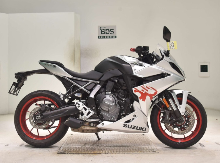 Мотоцикл Suzuki GSX-8R с пробегом 10984 km