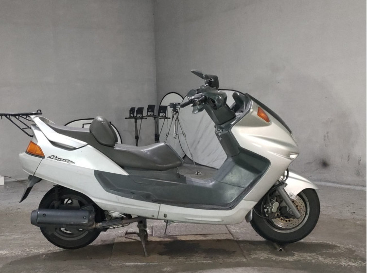 Мотоцикл Yamaha MAJESTY 250 з пробігом 50310 km