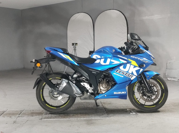 Мотоцикл Suzuki GIXXER SF250 с пробегом 24177 km