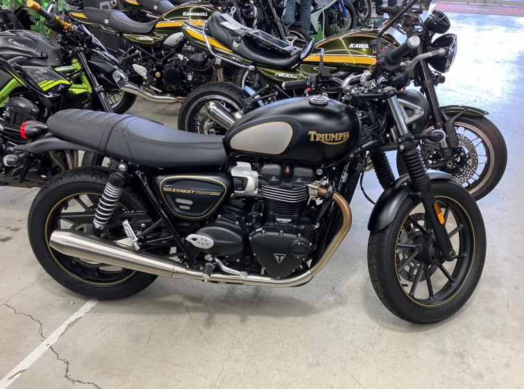 Мотоцикл Triumph STREET TWIN з пробігом 3456 km