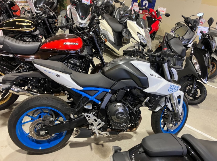 Мотоцикл Suzuki GSX-8S с пробегом 10492 km