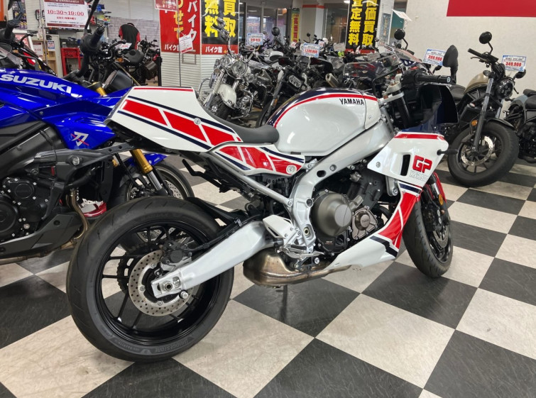 Мотоцикл Yamaha XSR900 GP с пробегом 2743 km