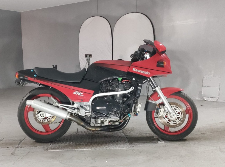 Мотоцикл Kawasaki GPZ900R з пробігом 11336 km