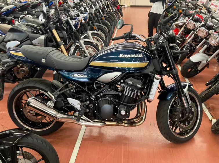 Мотоцикл Kawasaki Z900RS с пробегом 3044 km