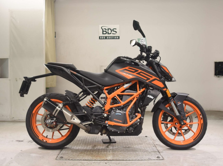 Мотоцикл KTM 250 DUKE з пробігом 13367 km