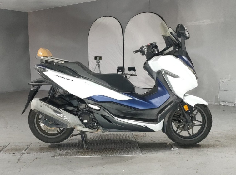 Мотоцикл Honda FORZA з пробігом 11373 km