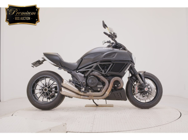 Мотоцикл Ducati DIAVEL з пробігом 6107 km