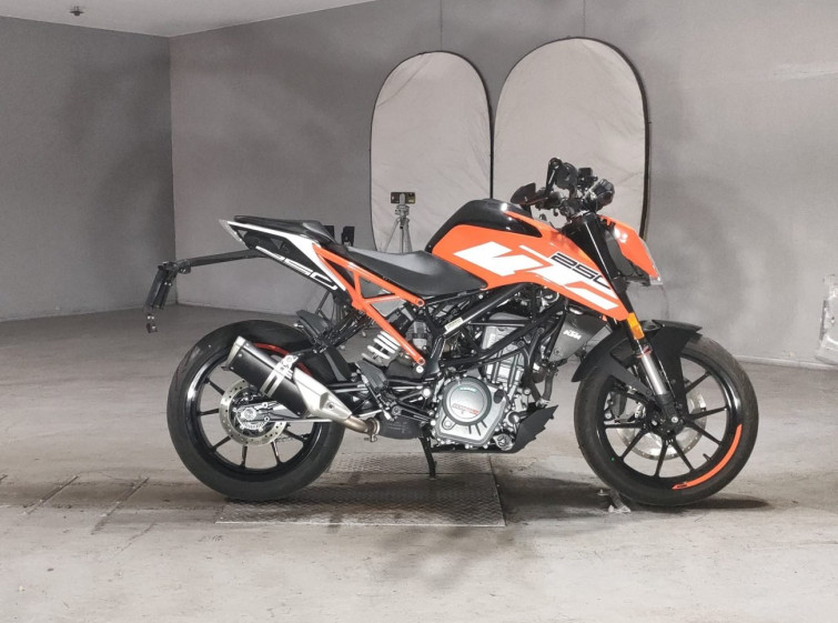 Мотоцикл KTM 250 DUKE з пробігом 1501 km