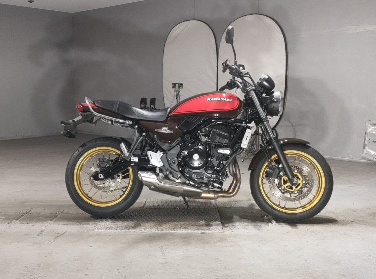 Мотоцикл Kawasaki Z650RS с пробегом 1726 km