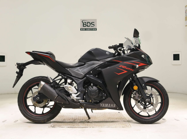 Мотоцикл Yamaha YZF-R25 с пробегом 16537 km