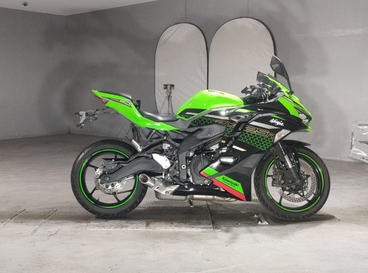 Мотоцикл Kawasaki NINJA ZX-25R KRT з пробігом 20858 km