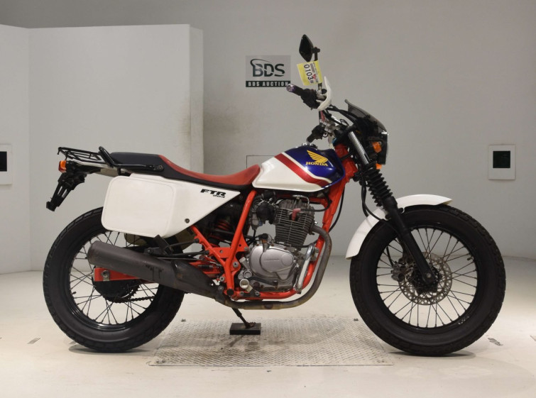 Мотоцикл Honda ADV 160 з пробігом 11797 km