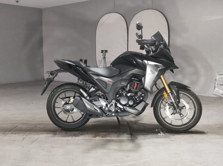 Мотоцикл Honda CB200XA с пробегом 939 km
