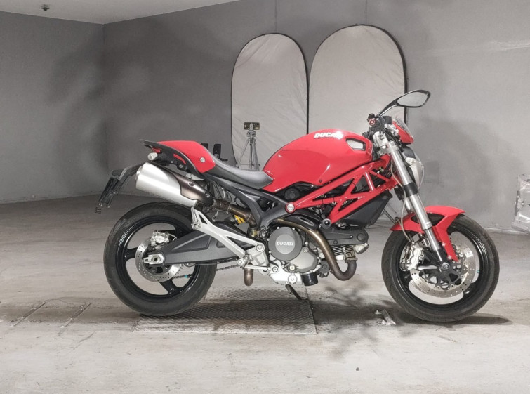 Мотоцикл Ducati MONSTER 696 PLUS с пробегом 31786 km