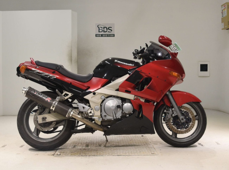 Мотоцикл Kawasaki ZZ-R400 з пробігом 38974 km