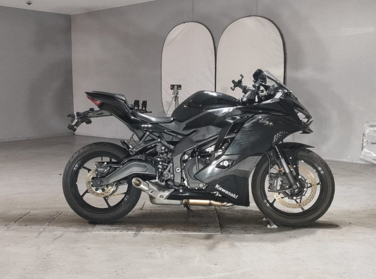 Мотоцикл Kawasaki NINJA ZX-25R с пробегом 4478 km