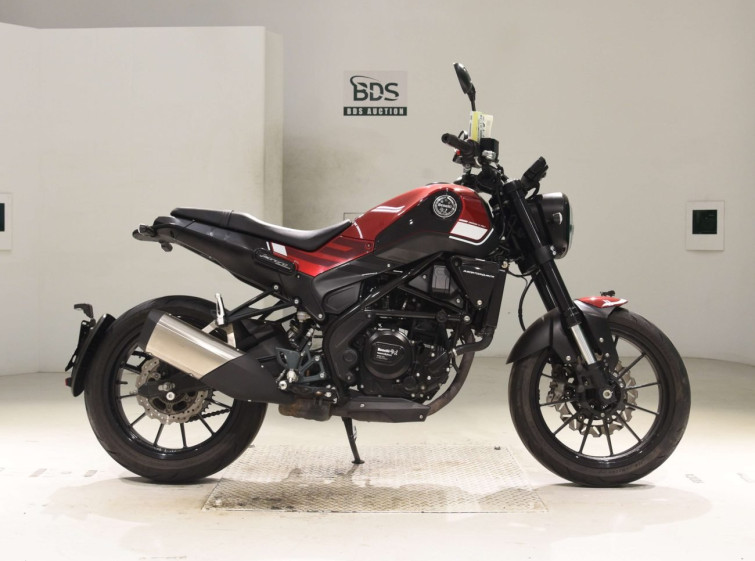 Мотоцикл Benelli LEONCINO 250 з пробігом 23144 km