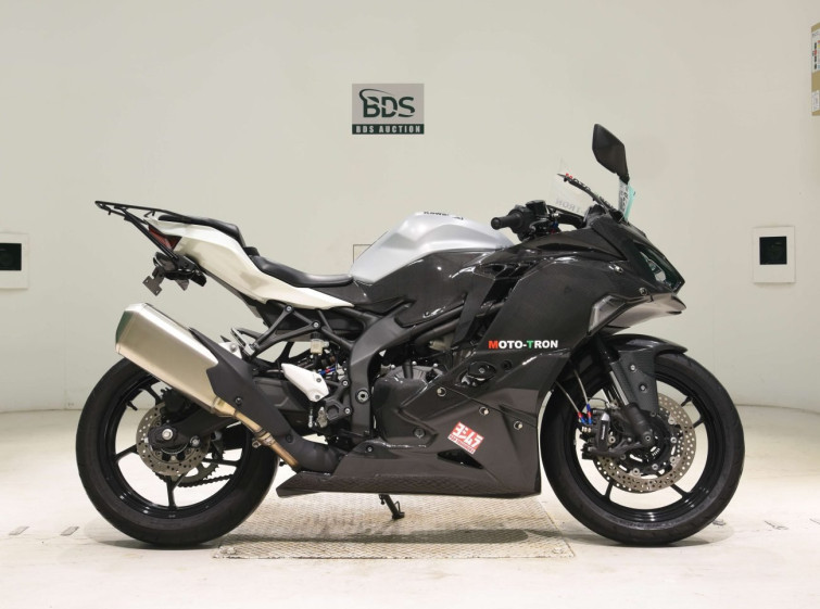 Мотоцикл Kawasaki ZX-4R SE з пробігом 8829 km
