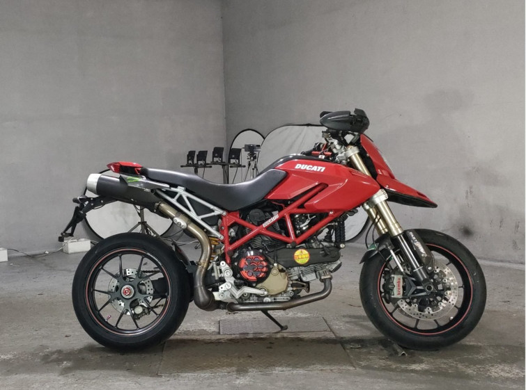 Мотоцикл Ducati HYPERMOTARD 1100 S з пробігом 15943 km