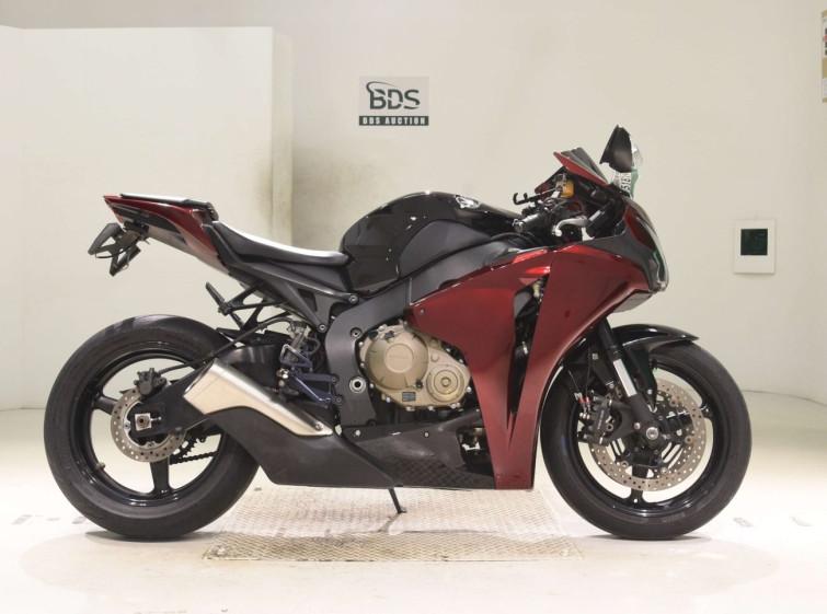 Мотоцикл Honda CBR1000RR с пробегом 28630 km