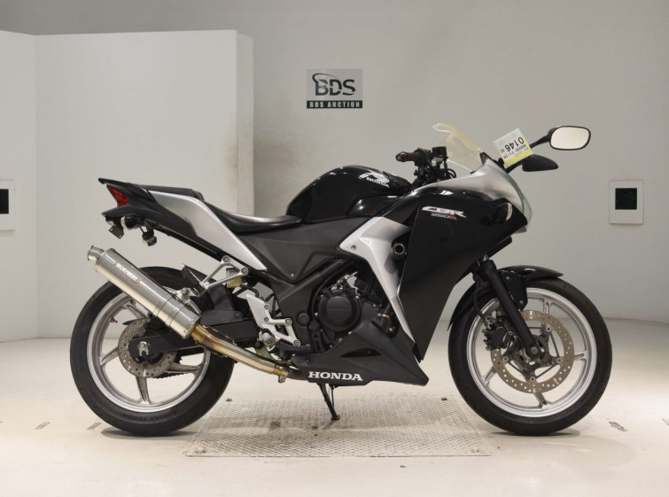 Мотоцикл Honda CBR250R с пробегом 27403 km