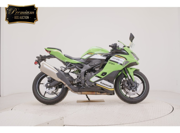 Мотоцикл Kawasaki ZX-4RR с пробегом 2959 km
