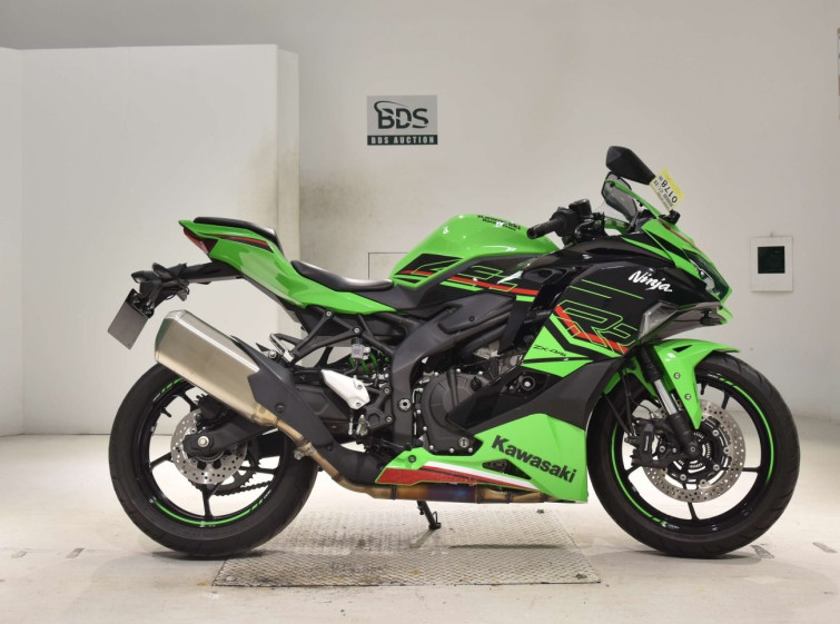 Мотоцикл Kawasaki ZX-4RR с пробегом 6878 km