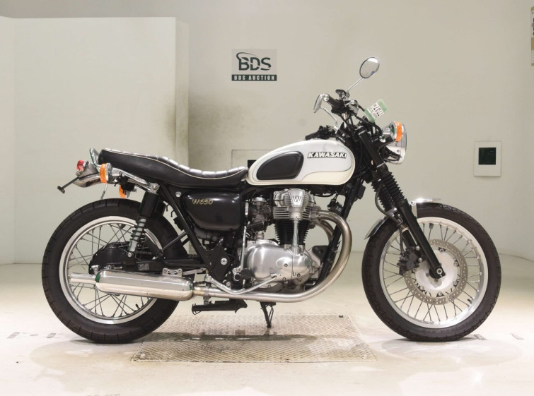 Мотоцикл Kawasaki W650 с пробегом 32683 km