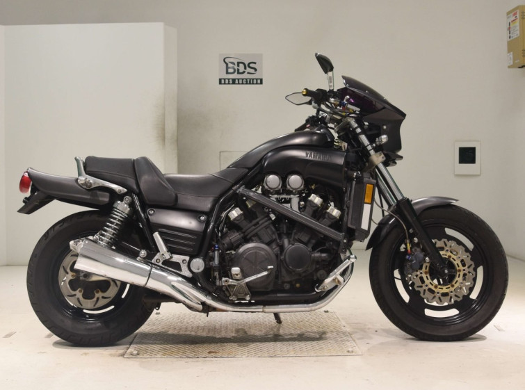 Мотоцикл Yamaha V-MAX1200 з пробігом 27365 m