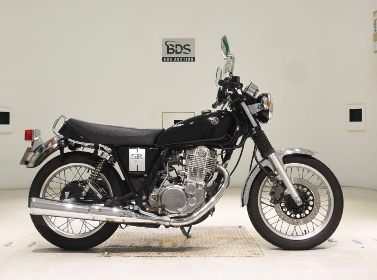 Мотоцикл Yamaha SR400 з пробігом 9825 km