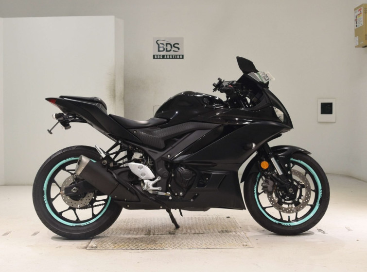 Мотоцикл Yamaha YZF-R3 з пробігом 6758 km
