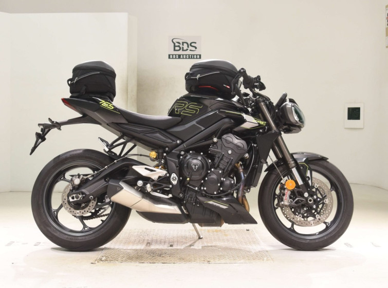 Мотоцикл Triumph STREET TRIPLE RS з пробігом 2954 km