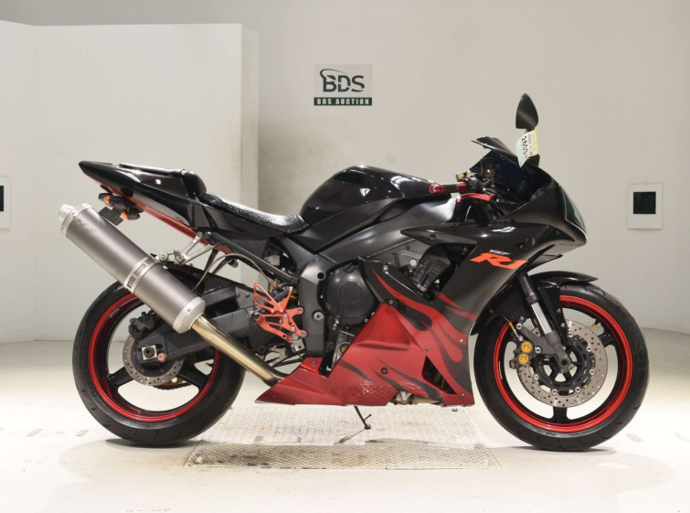 Мотоцикл Yamaha YZF-R1 с пробегом 28759 km