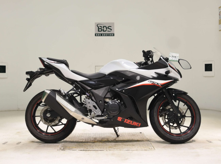 Мотоцикл Suzuki GSX250R з пробігом 9871 km