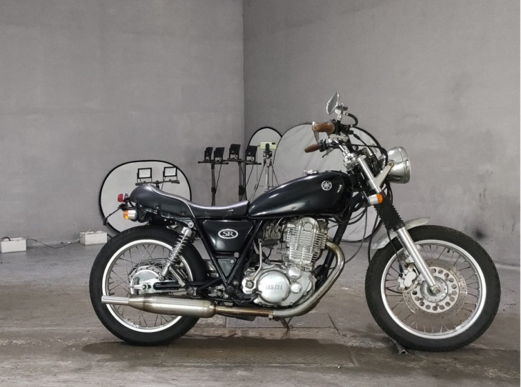 Мотоцикл Yamaha SR400 с пробегом 16182 km