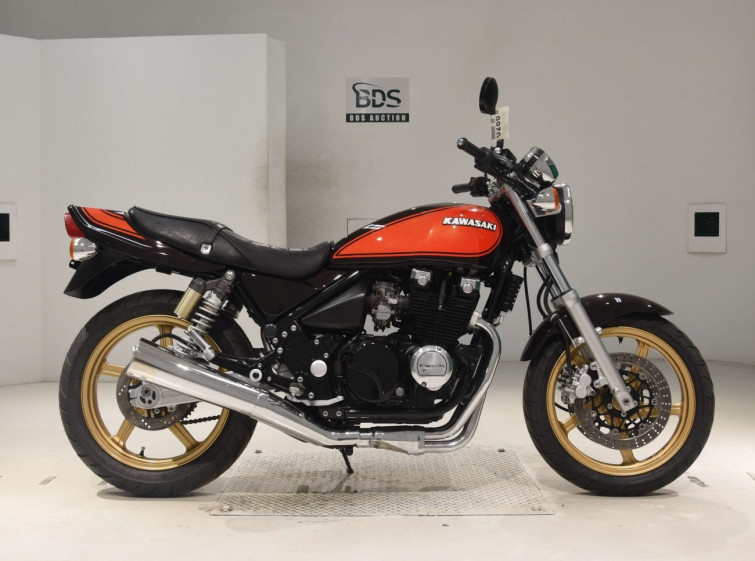 Мотоцикл Kawasaki ZEPHYR400 с пробегом 2380 km