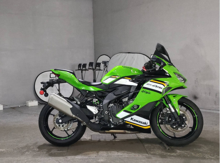 Мотоцикл Kawasaki NINJA ZX-4RR з пробігом 561 km