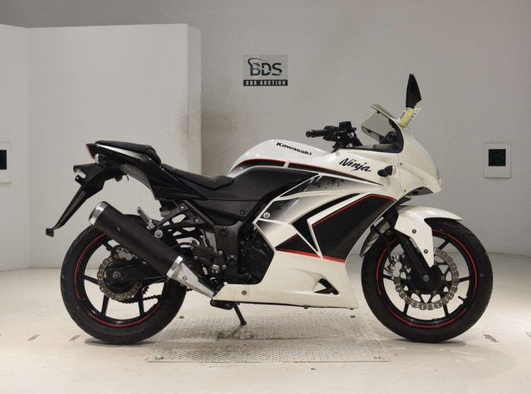 Мотоцикл Kawasaki NINJA250R с пробегом 6590 km