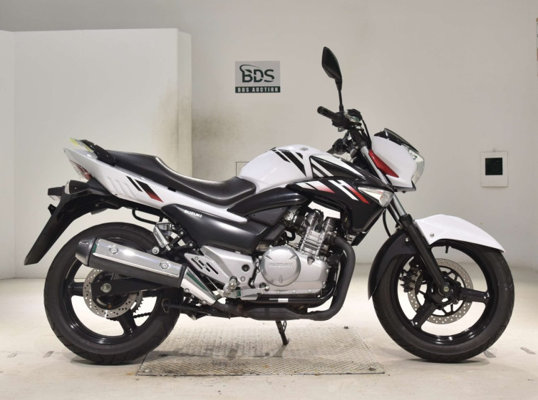 Мотоцикл Suzuki GSR250 з пробігом 7187 km