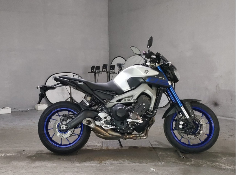 Мотоцикл Yamaha MT-09 с пробегом 11087 km