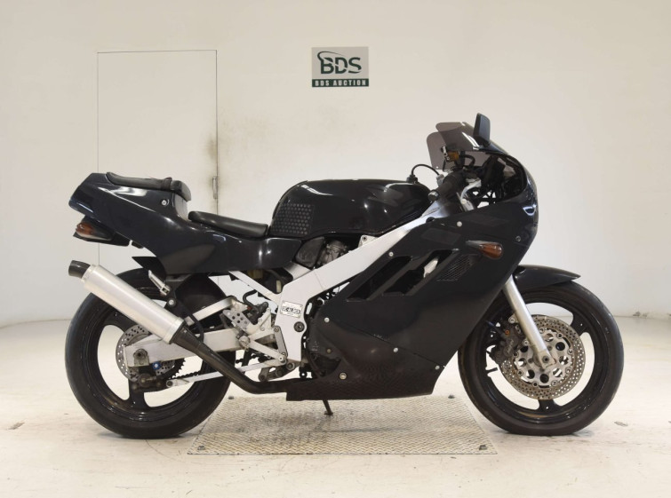 Мотоцикл Suzuki GSX-R400 з пробігом 19281 km