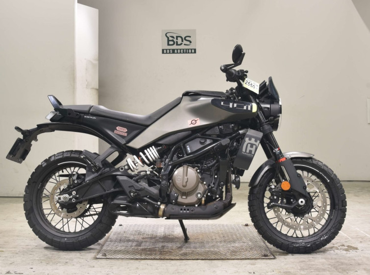 Мотоцикл Husqvarna SVARTPILEN 401 з пробігом 3556 km