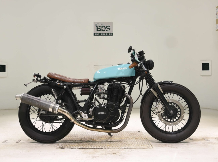 Мотоцикл Yamaha SR400 с пробегом 4005 km