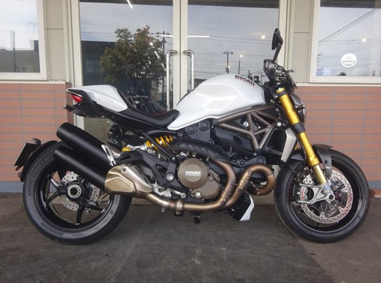 Мотоцикл Ducati MONSTER 1200S з пробігом 8425 km