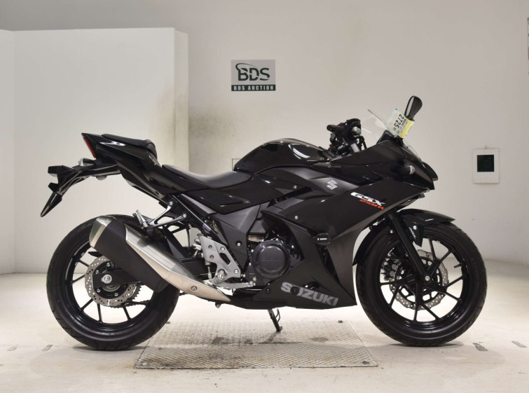 Мотоцикл Suzuki GSX250RA с пробегом 413 km