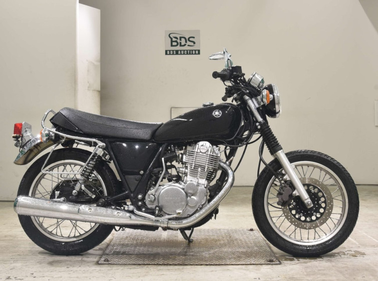 Мотоцикл Yamaha SR400 с пробегом 8354 km
